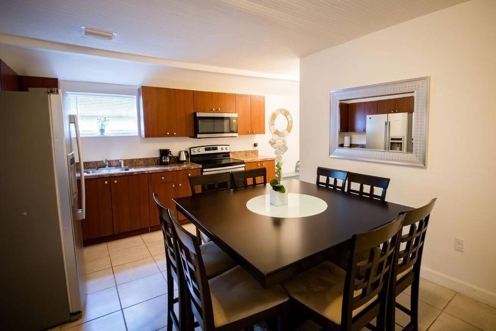 3 Bedroom Miami Home 15 Minutes To The Beach Екстер'єр фото