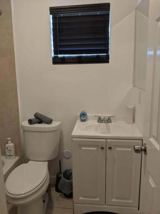 3 Bedroom Miami Home 15 Minutes To The Beach Екстер'єр фото